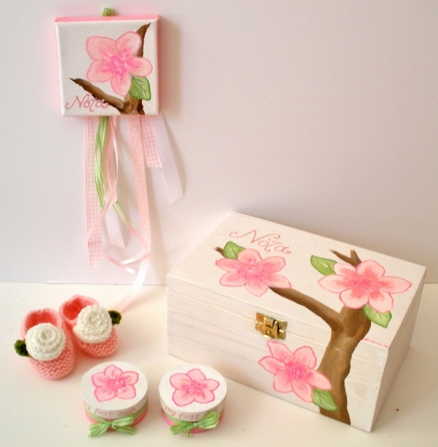 Personalized Newborn gift set Flowers NBG002