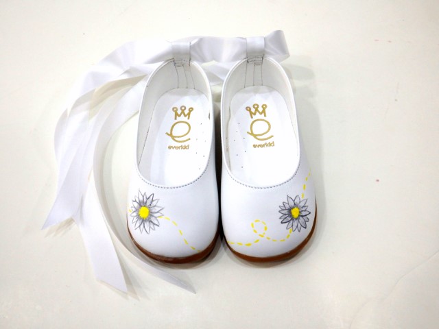 Hand painted handmade baptism baby shoes Daisy BP067