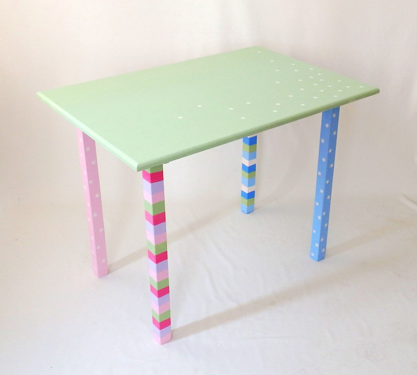 Kids chair and Table Multi color - DE053