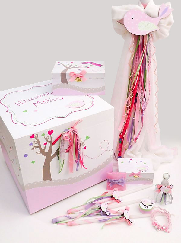Ρομαντικό πακέτο βάπτισης Πουλάκι για κορίτσι σε ροζ λιλά χρώματα, χειροποίητο και ζωγραφισμένο στο χέρι, με ξύλινο κουτί, λαμπάδα βάπτισης και λαδοσέτ