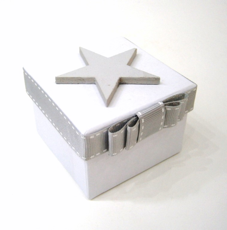 Baptism bomboniere box with wooden Star BB021