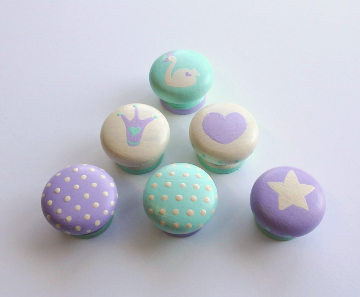 Door Knobs in lilac and Mint ZP048