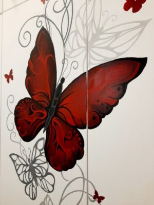 Ζωγραφική ντουλάπας για παιδικό δωμάτιο Πεταλούδες