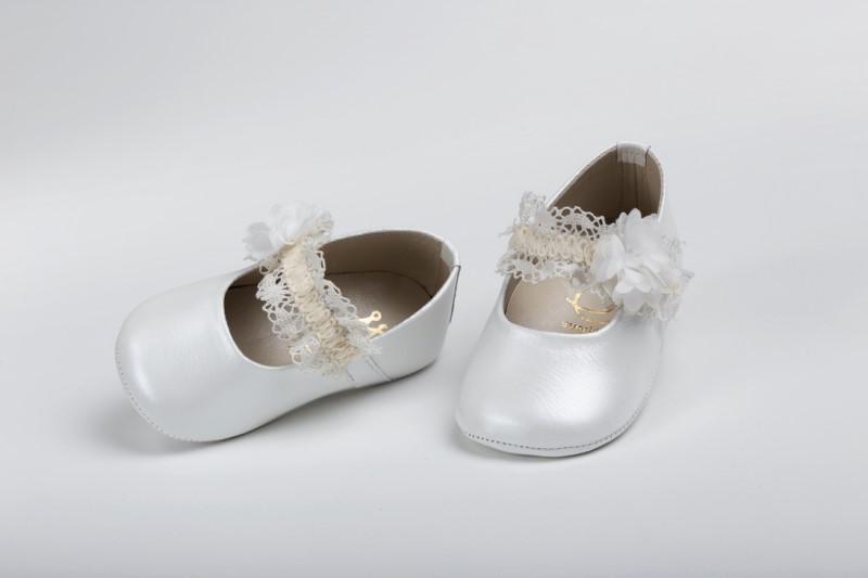 Handmade baptism hug shoes for newborn baby girls Κ2211E